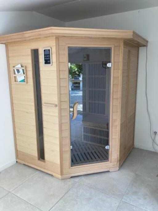 Gite 2-4 Couchages Situe Dans Un Magnifique Jardin Saint-Vivien  外观 照片